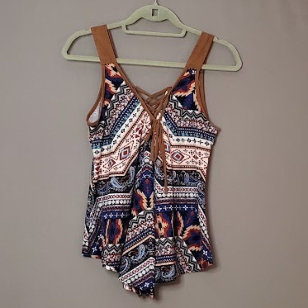 LOVE SPELL, Sleeveless Print Top, Front Lace, Size Medium